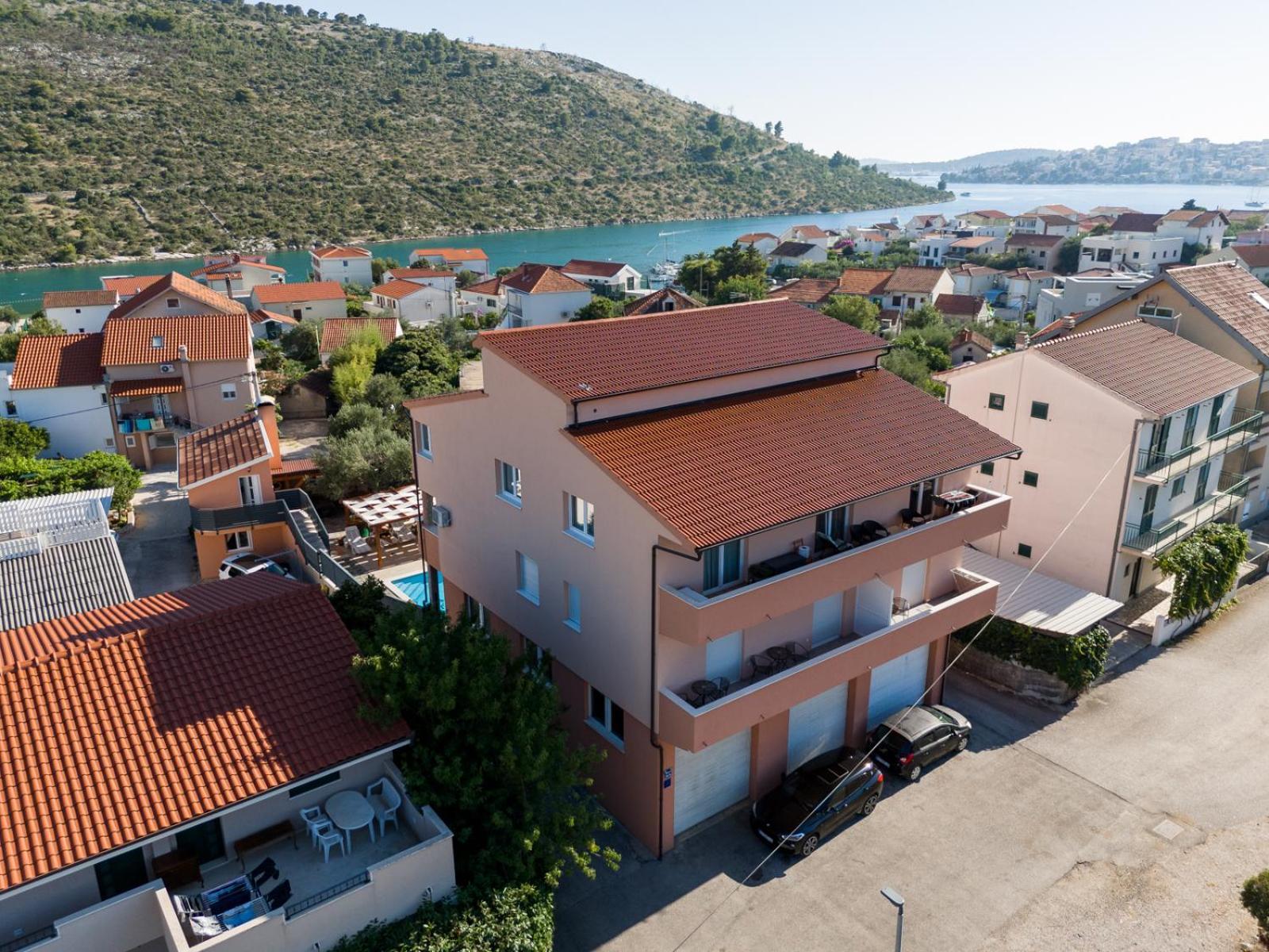 Apartments Villa Monique Rogoznica  Exterior foto
